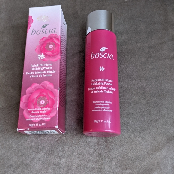 boscia Tsubaki Oil Infused Exfoliating Powder NEW - Picture 2 of 4
